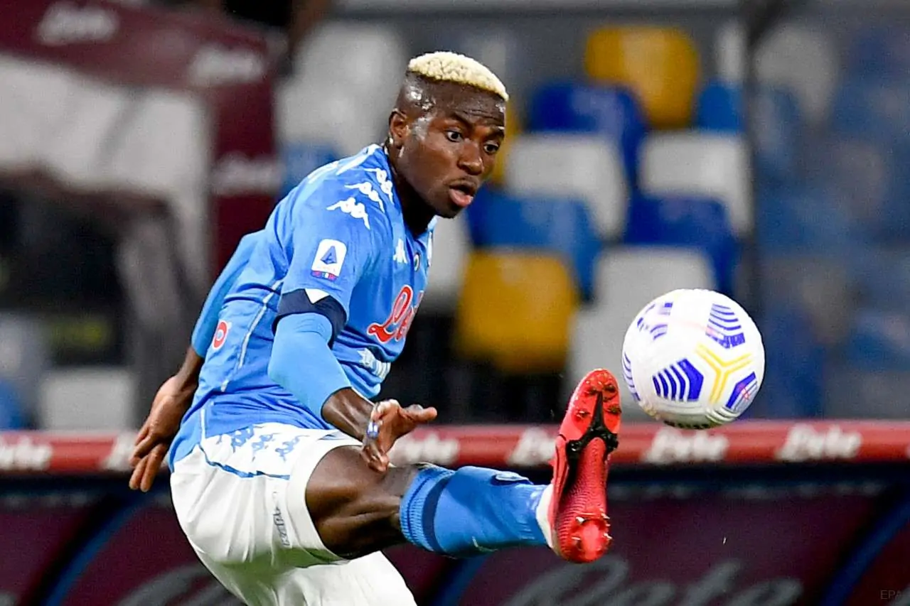 Manchester United And PSG Miss Out As Striker Victor Osimhen Signs New Contract At Napoli 